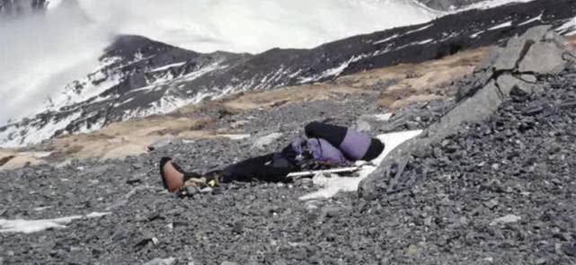 弗朗西丝_登山服_自然环境