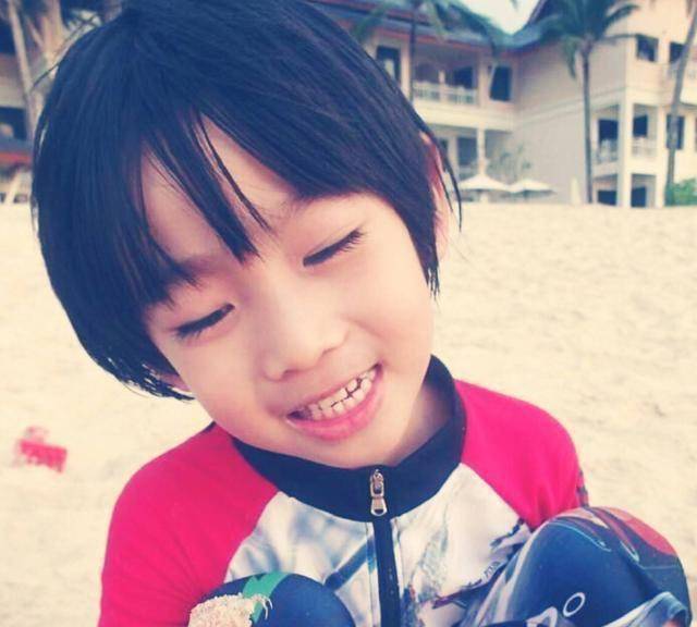 有一种"长残"叫kimi长大,近照让人认不出,难怪林志颖不爱晒了_孩子