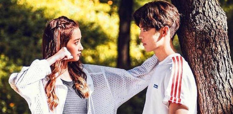 横店某著名女演员现场求婚关晓彤男友鹿晗_网友_清明上河图_女友