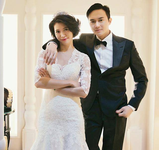 袁咏仪迎50岁生日,晒与应采儿相拥合影,网友:报"夺夫之仇"了_张智霖