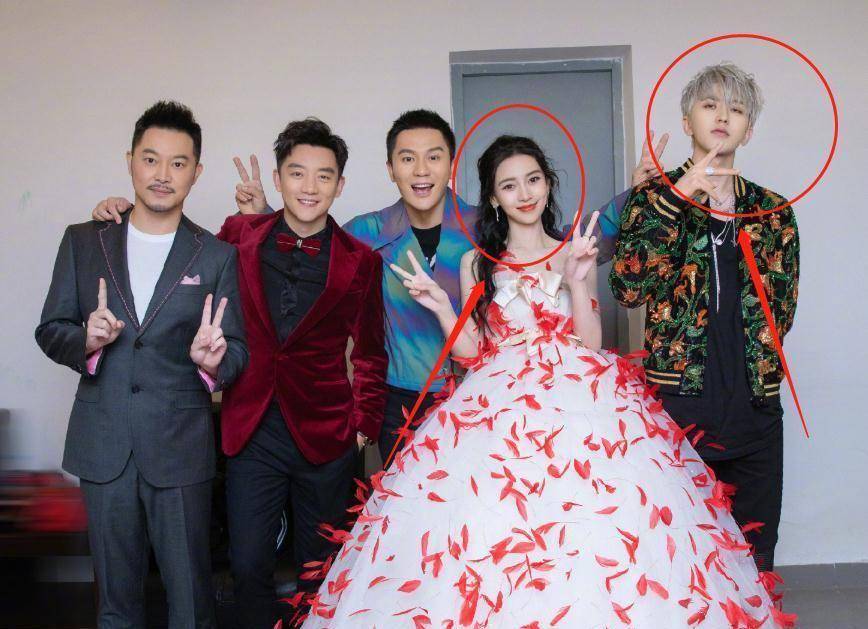 杨颖蔡徐坤同框亮相,二人生图颜值堪比精修,有豪门姐弟内味了_baby_镜