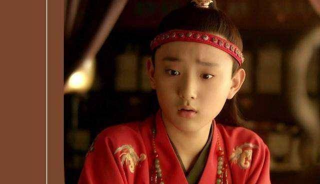 了解到于小彤是看过一点他演的《红楼梦》里少年贾宝玉,而说起于小彤