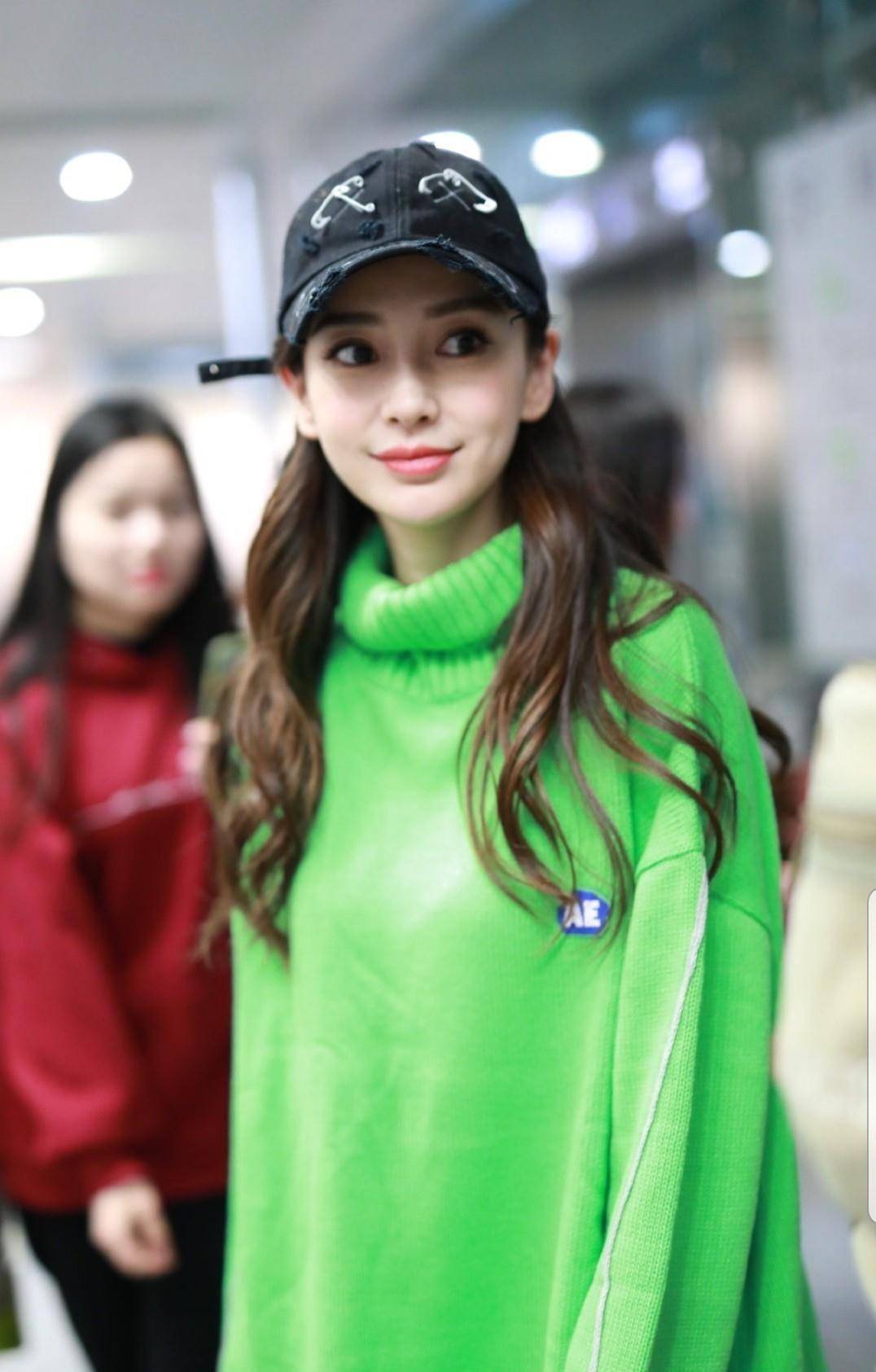 杨颖雷锋帽保暖却露大节脚踝,太迷 网友:漂亮也不能这么任性_帽子