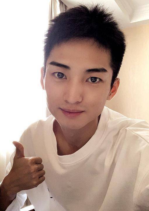 杨洋的同学受追捧,杨丽萍高徒燃炸全场_舞蹈_风暴_选手