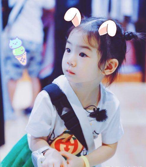 戚薇女儿lucky近照曝光,网友:行走的表情包_人家_爸爸_白眼