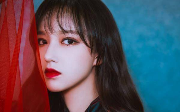 有种"证件照"叫程潇,卸掉大浓妆之后,比鞠婧祎还要惊艳,你心动了吗?