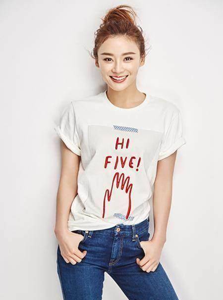 依然把袁姗姗的走红全部归结于于正,但后来袁姗姗离开于正之后,并没有