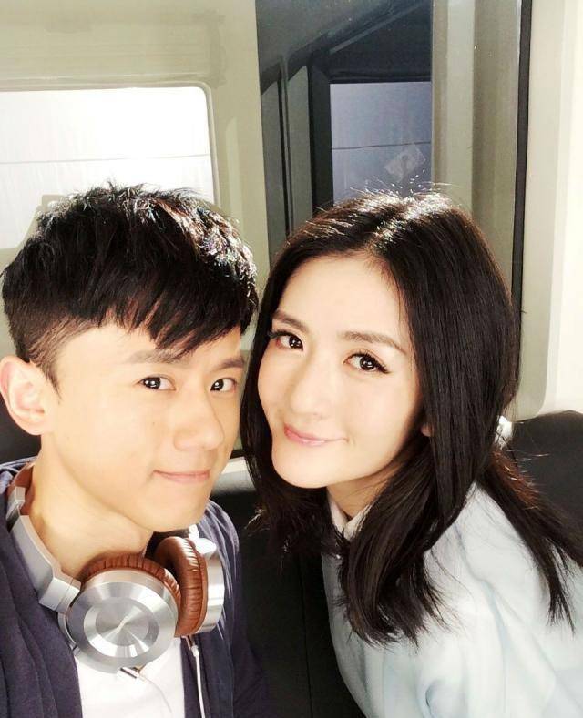 张杰晒与谢娜合照庆祝结婚八周年,此前庆祝堪称没有最甜只有更甜_纪念