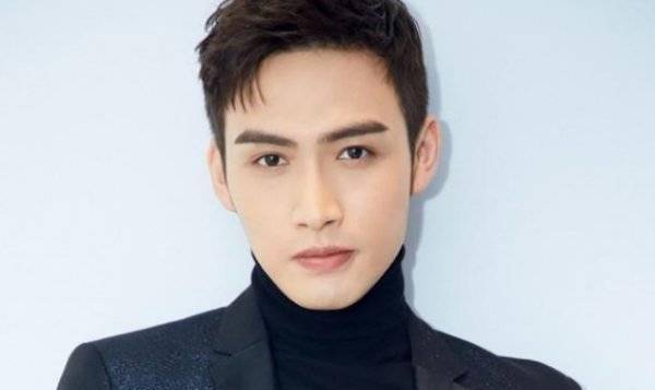 张彬彬机场粉丝太多安保直接架着走,张彬彬再次爆火之后算不算是顶流?