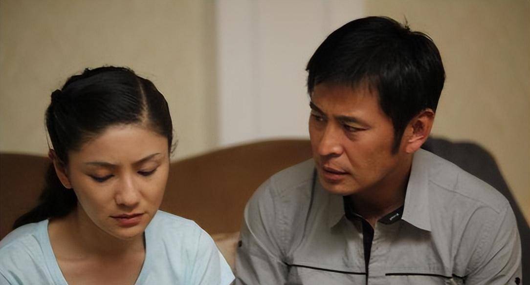 他误打误撞走上演艺路,24岁成名,39岁结婚生子后成恋家好男人_王亚楠