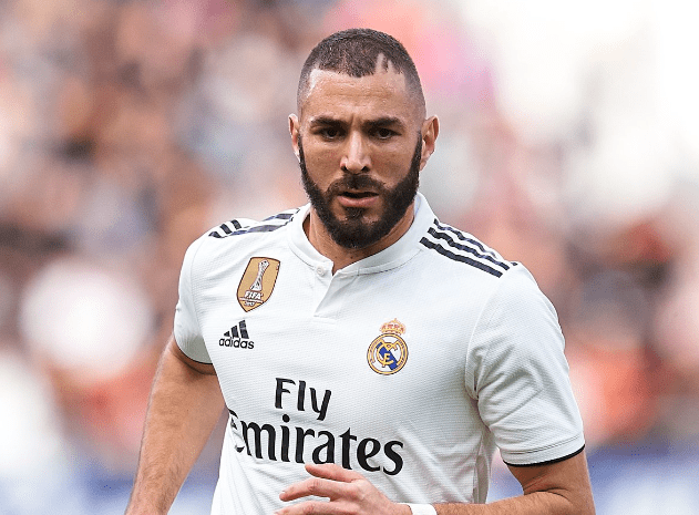 皇马前锋卢卡斯·本泽马在6月7日宣布加盟新球队_实力_身价_进球