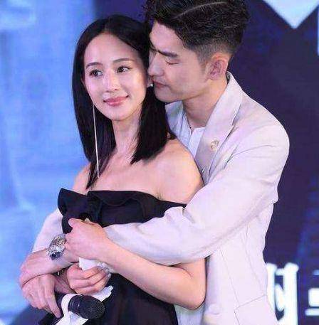 张钧甯和张翰的这些石锤都是假的吗?那这些亲密动作又怎么解释?