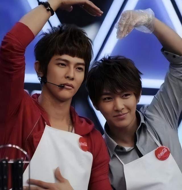 曝亚纶疑骚扰17岁男生,曾同时出轨3个男生,爱慕汪东城遭其拒_飞轮海