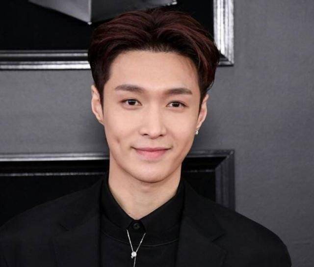 张艺兴的脸是小绵羊还是大灰狼?_脸型_五官_造型