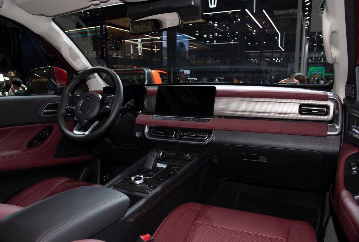 换装全新内饰设计,2023款长城越野炮上市售16.