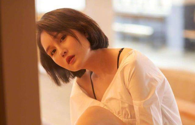 赵本山女儿赵一涵直言结婚不用彩礼,她家究竟多有钱?