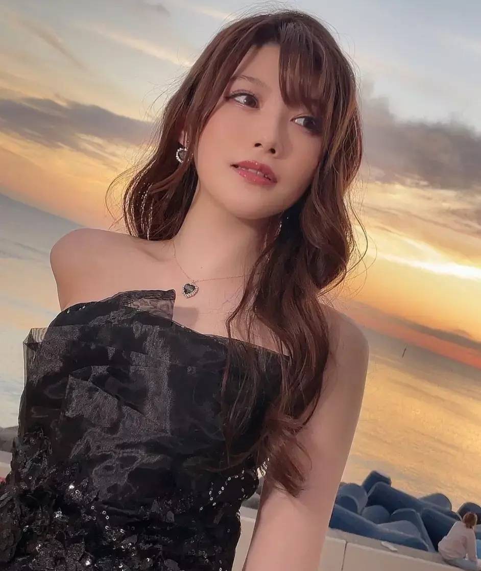 相泽南于中国台湾宣布隐退,泪洒机场