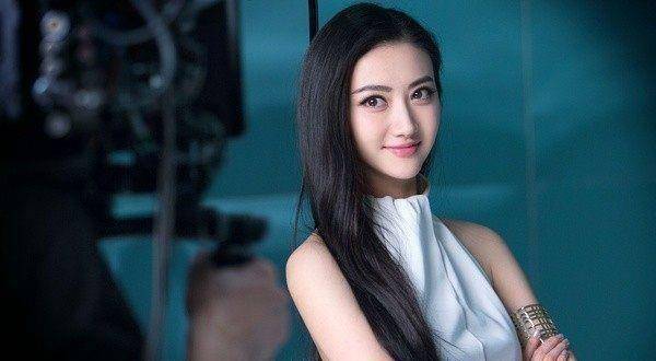 章子怡称很多亚洲演员挤破脑袋想进好莱坞,景甜杨颖会尴尬么_角色