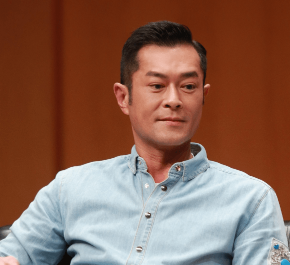 古天乐晒庆生照,穿黑衬衣面僵似假人,曾羞辱翁虹20分钟致其崩溃_因为