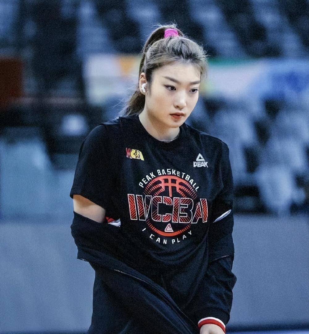 李梦先发14分狂刷纪录!感谢教练队友显情商 预计16天后与女篮汇合
