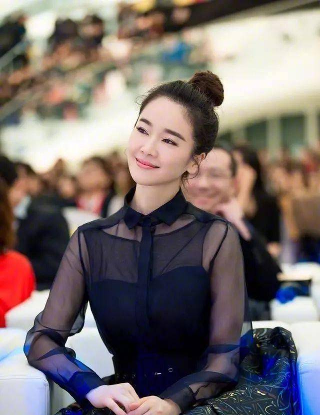 左小青:当过体操冠军,做过主持人,如今甜美的笑容温暖荧屏_形象_岁月