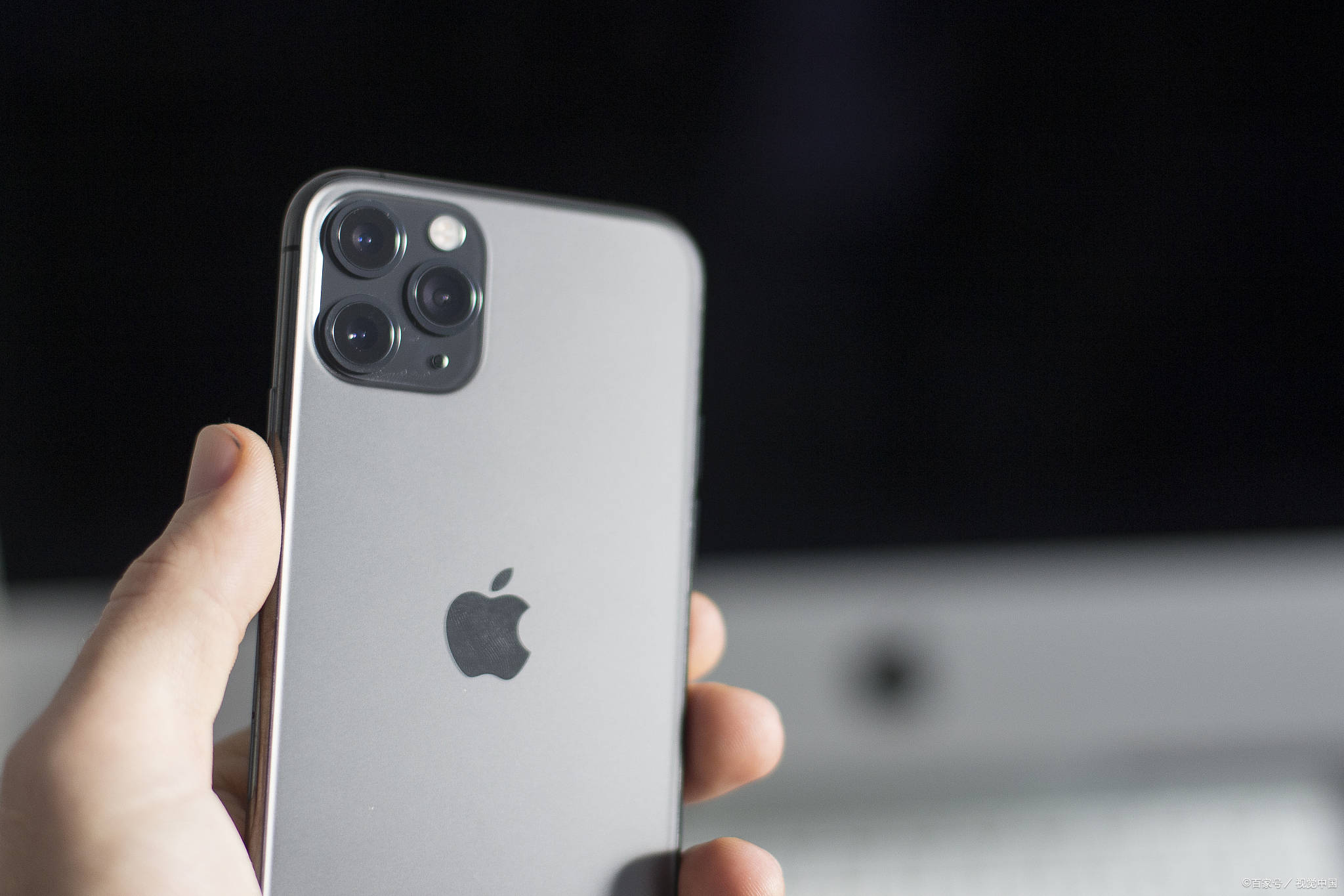 国人买个iphone14pro需要9.5%的年收入?_手机_苹果_的比例