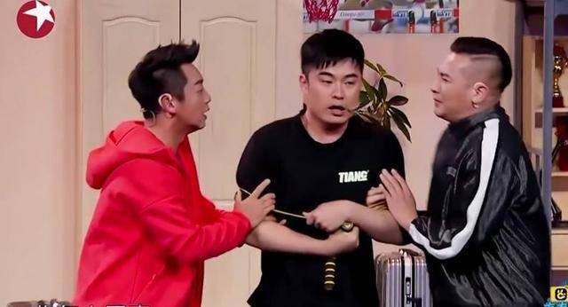 郑恺陈赫的演出获得成功,张殿伦却成为关键,他的救场方式很机智_表演