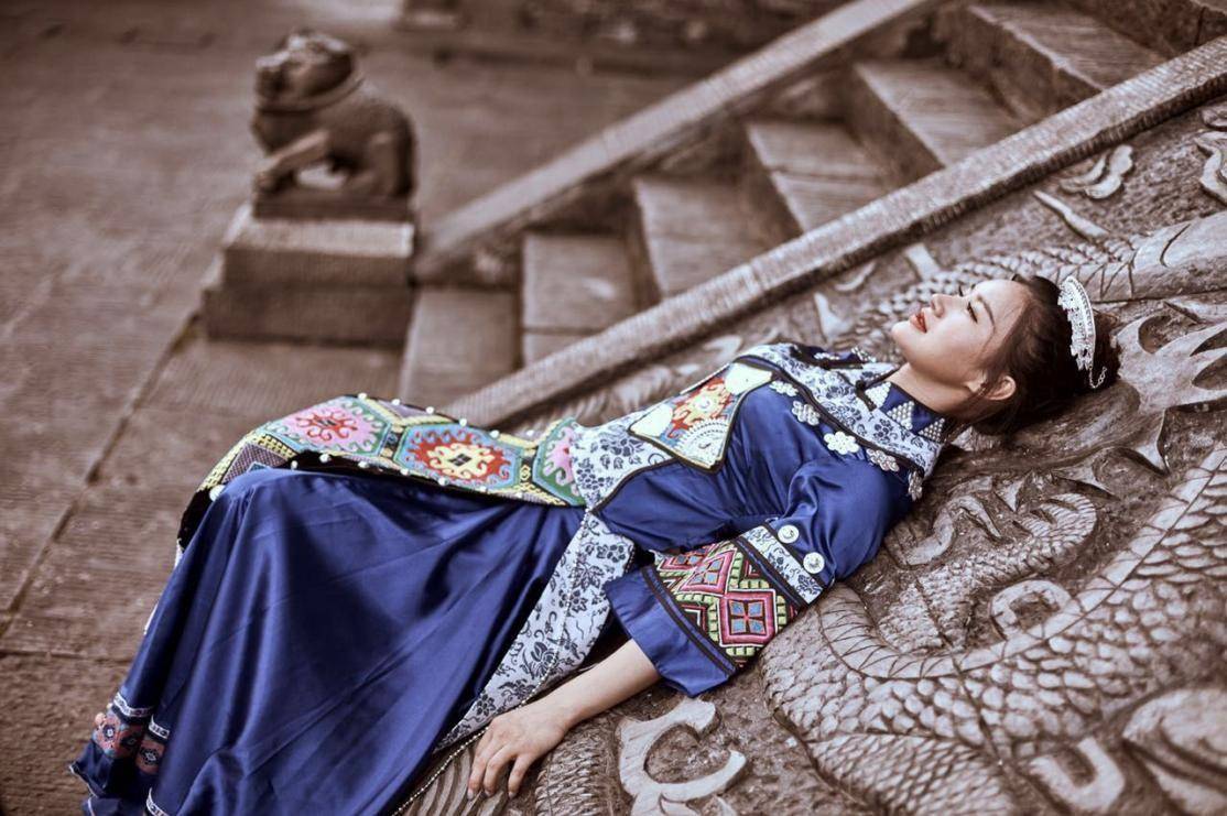 国潮之美丨土家族西兰姑娘续写千年非遗传奇_织锦_邓超予_布鞋