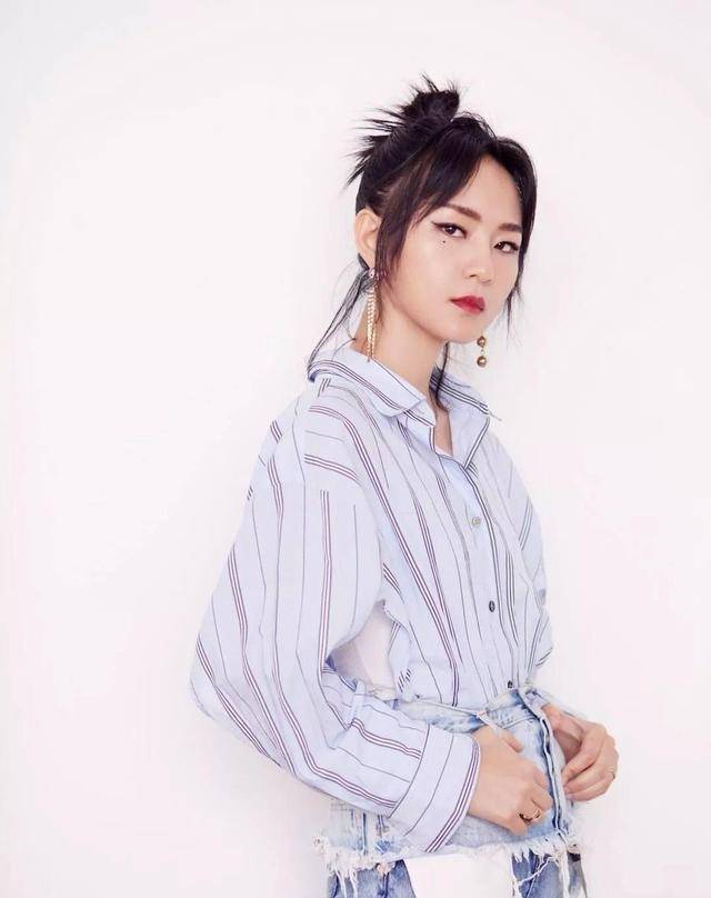 中性风周笔畅的逆袭之路_脸型_面部轮廓_鼻子