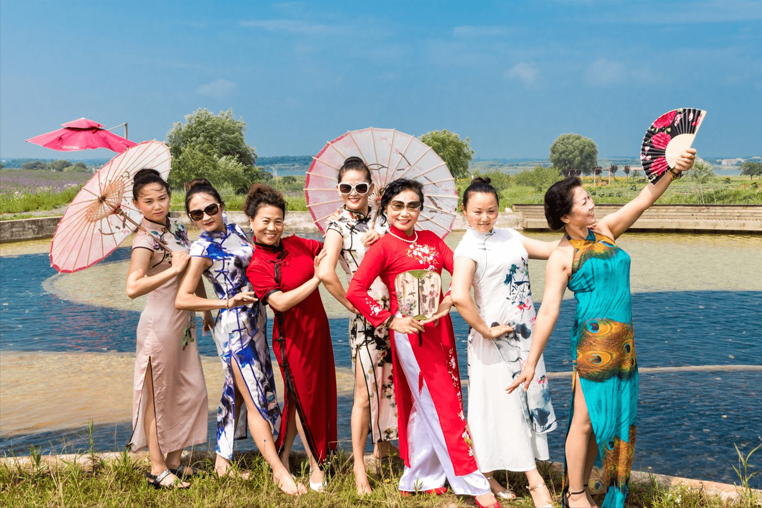 47岁阿姨,参加旗袍团,一年后退出:再不退出老公就是好姐妹的了