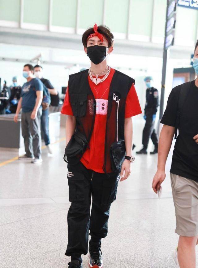 周杰伦上脚dioraj1!自称「全亚洲最速上脚」!_明星_张雨绮_示范