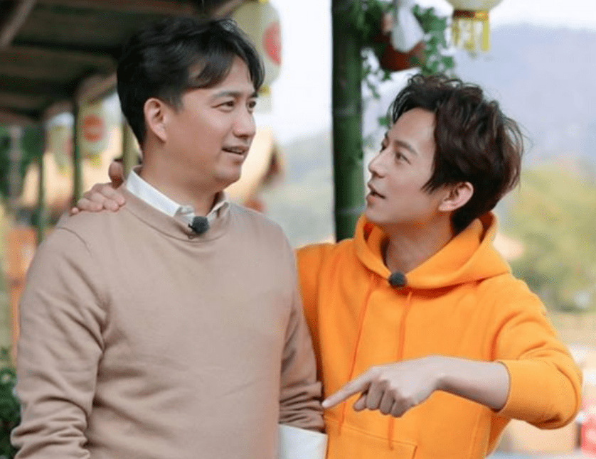 何炅黄磊炒cp?cd男也是x骚扰老手?钙男吸d到头脑不清醒?