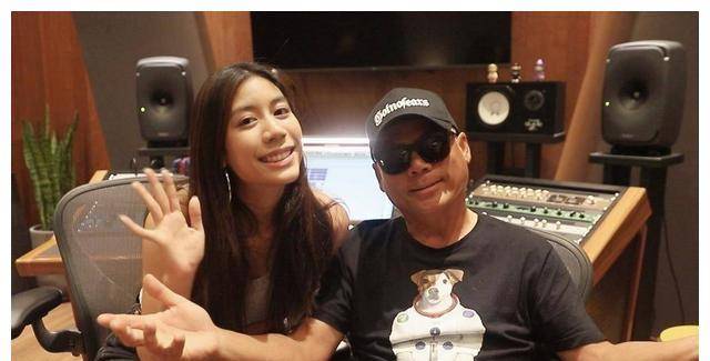 焦曼婷_妈妈_苹果