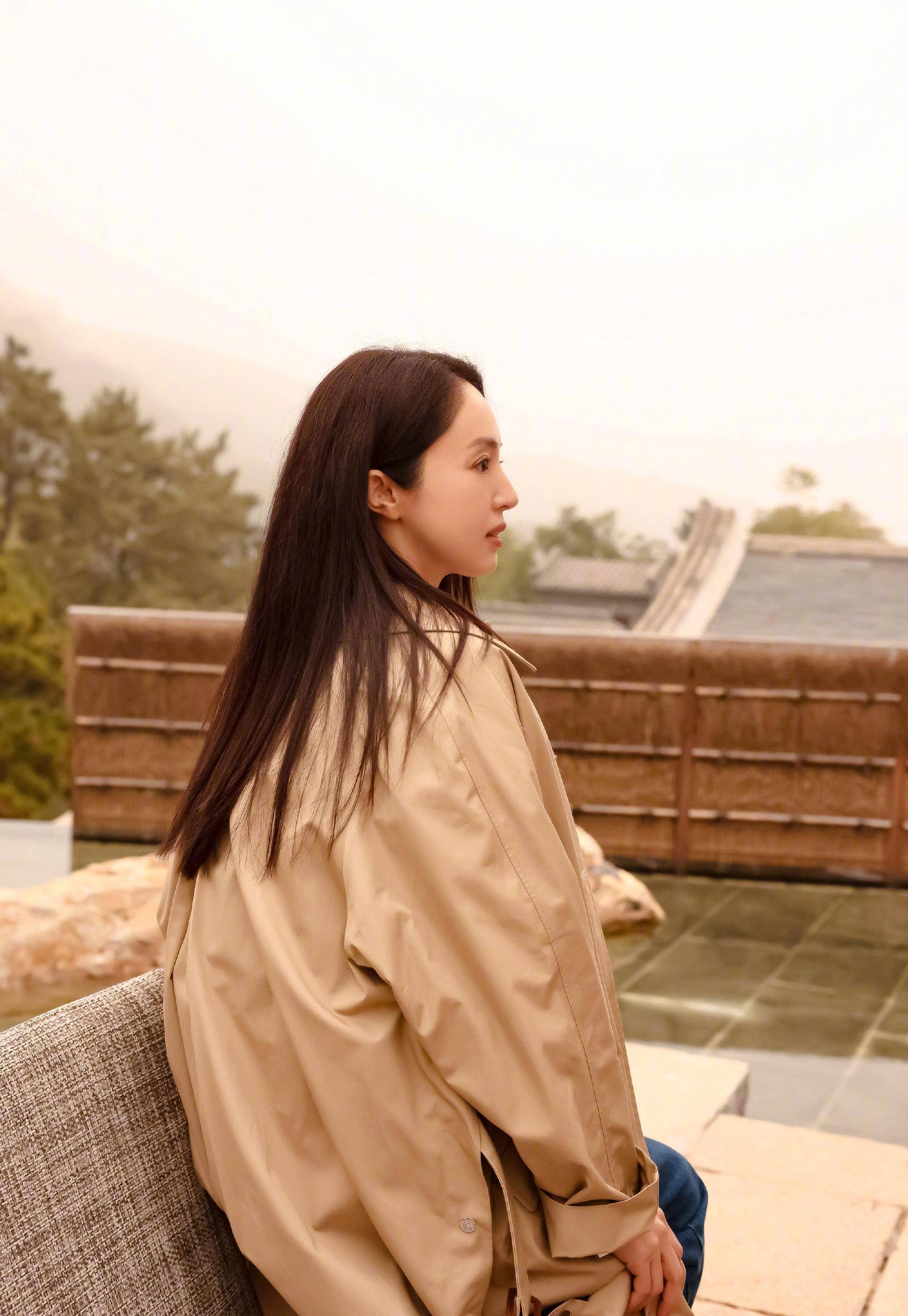 董璇晒自拍照,自信美出你的想象,南星的妈妈,曾艳压多少女主_生活