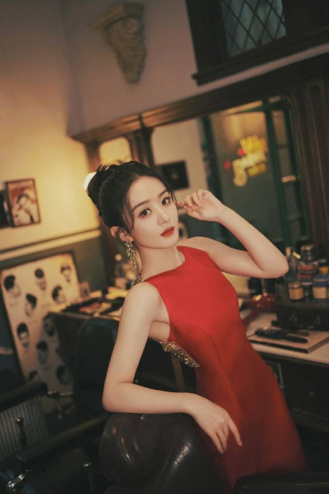 赵丽颖最新近照曝光,与小10岁孙千同框卖萌,状态少女可爱满分_颖宝