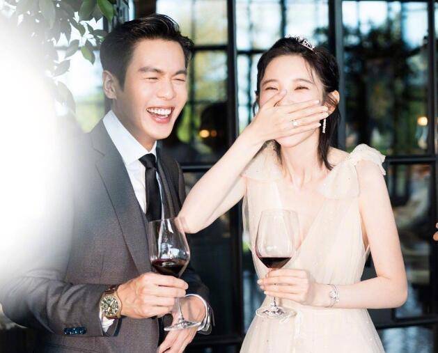 唐艺昕承认怀孕,张若昀妻唱夫随微博更新!_婚礼_脚踝_马思纯