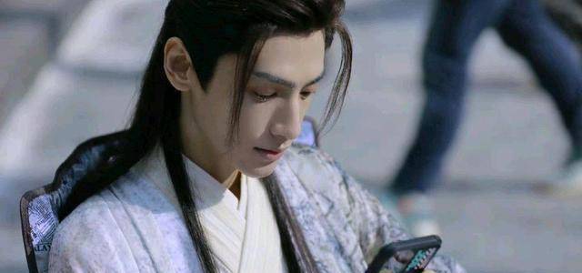 《长月烬明》罗云熙黑魔王剧照曝光,这也太瘦了吧_状态_控制_镜头