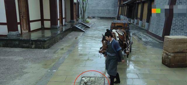 《庆余年》槽点多:李沁惊现"饺子下巴",古装剧闪现橙衣摄像师_镜头_剧