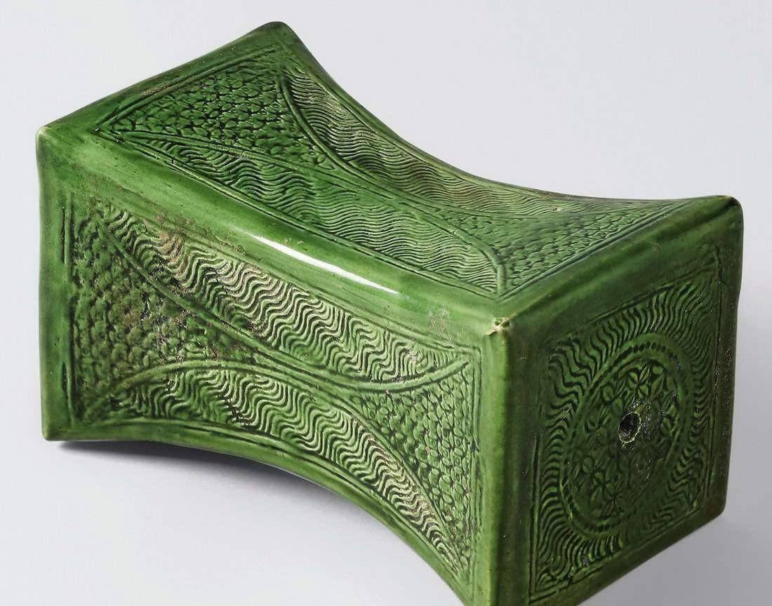 古人睡觉老爱用瓷枕头,不难受么?