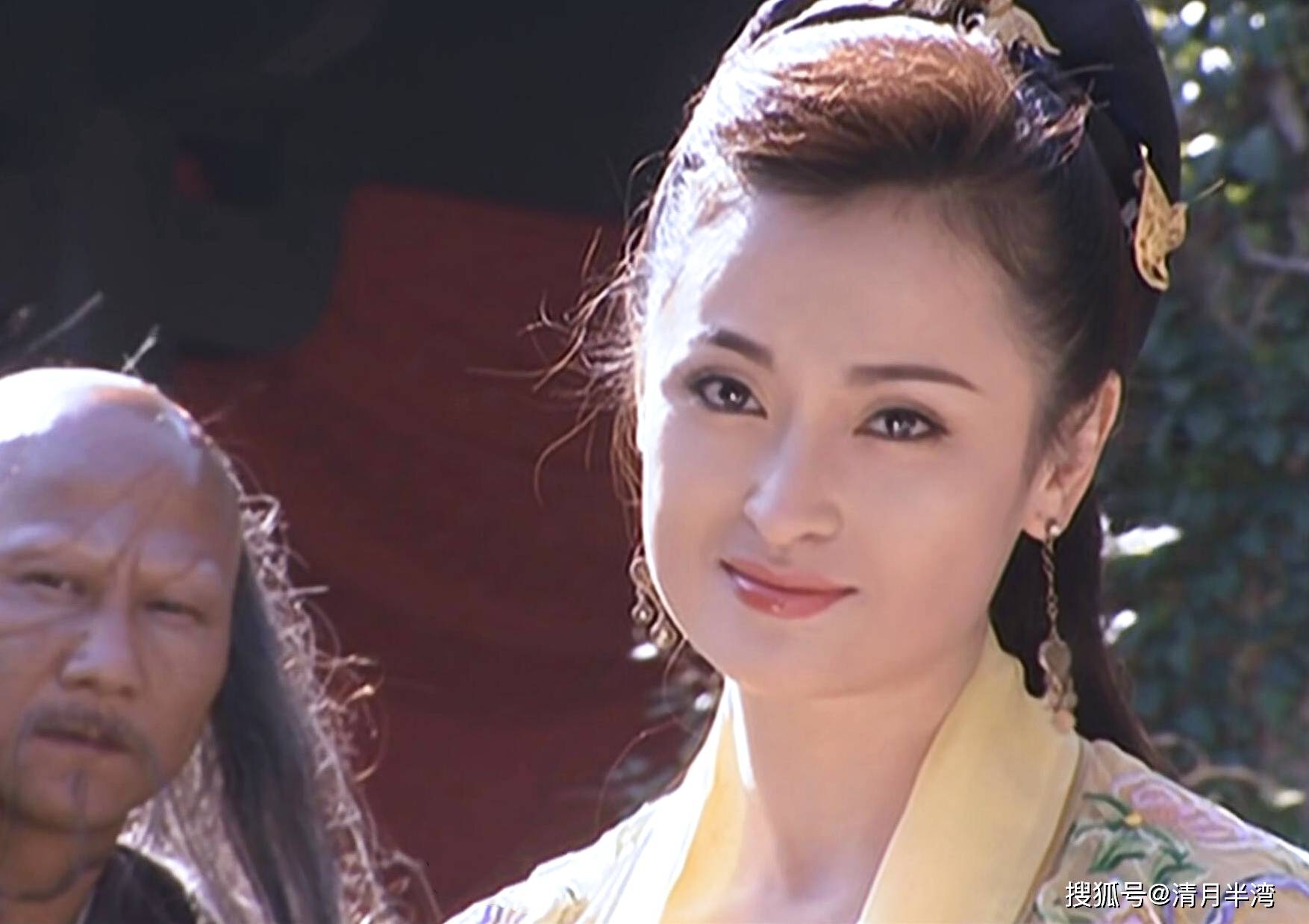 李青萝是李秋水与无崖子的女儿,是王语嫣的母亲,曼陀山庄女主人,也是