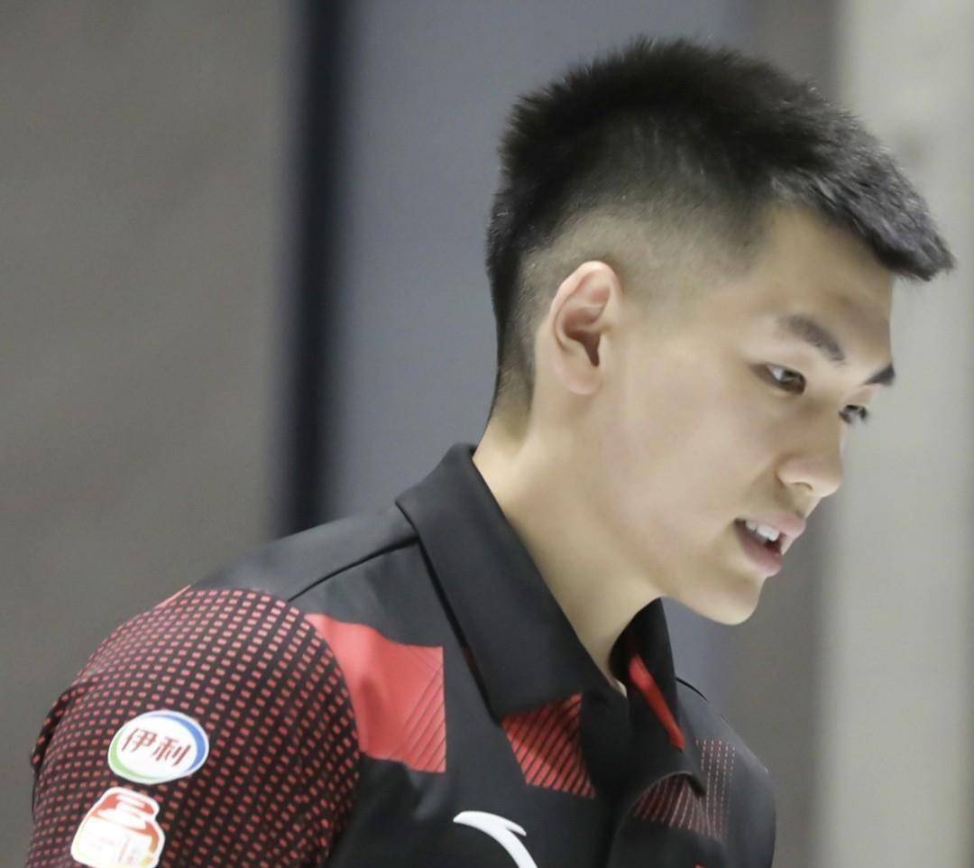 中国冰壶队男选手高颜值,每一个都帅过黄景瑜,欢迎退役来演电影