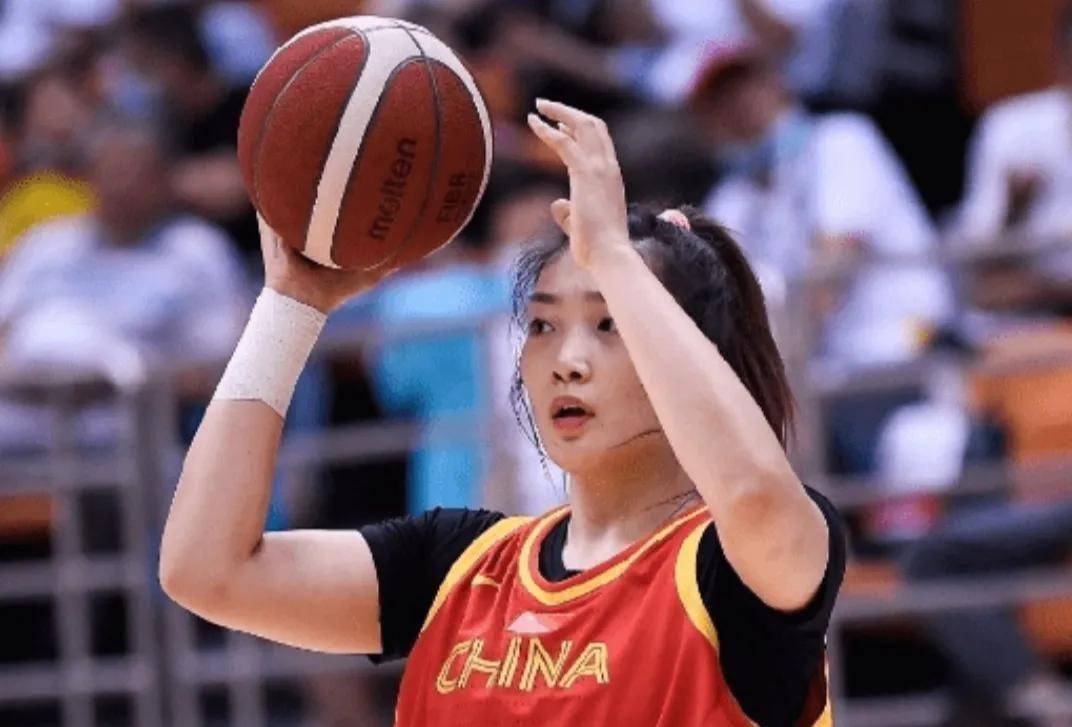 中國女籃大勝尼日利亞後,球迷建議:這3人可以直接去打wnba了_李夢