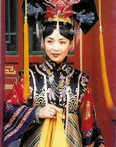 她是《还珠格格》的皇后，历史上乾隆皇帝为何要废她的皇后之位？_搜狐网