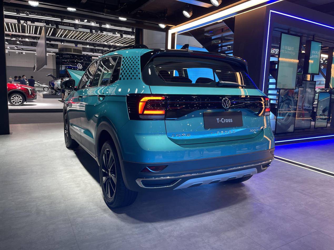 身材小且颜值兼具,上汽大众途铠多个版本该如何选择?_搜狐汽车_搜狐网