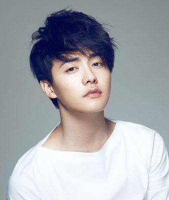 5岁丧母父亲离家出走,被传同性恋,出道13年他仍是赤诚少年_马天宇