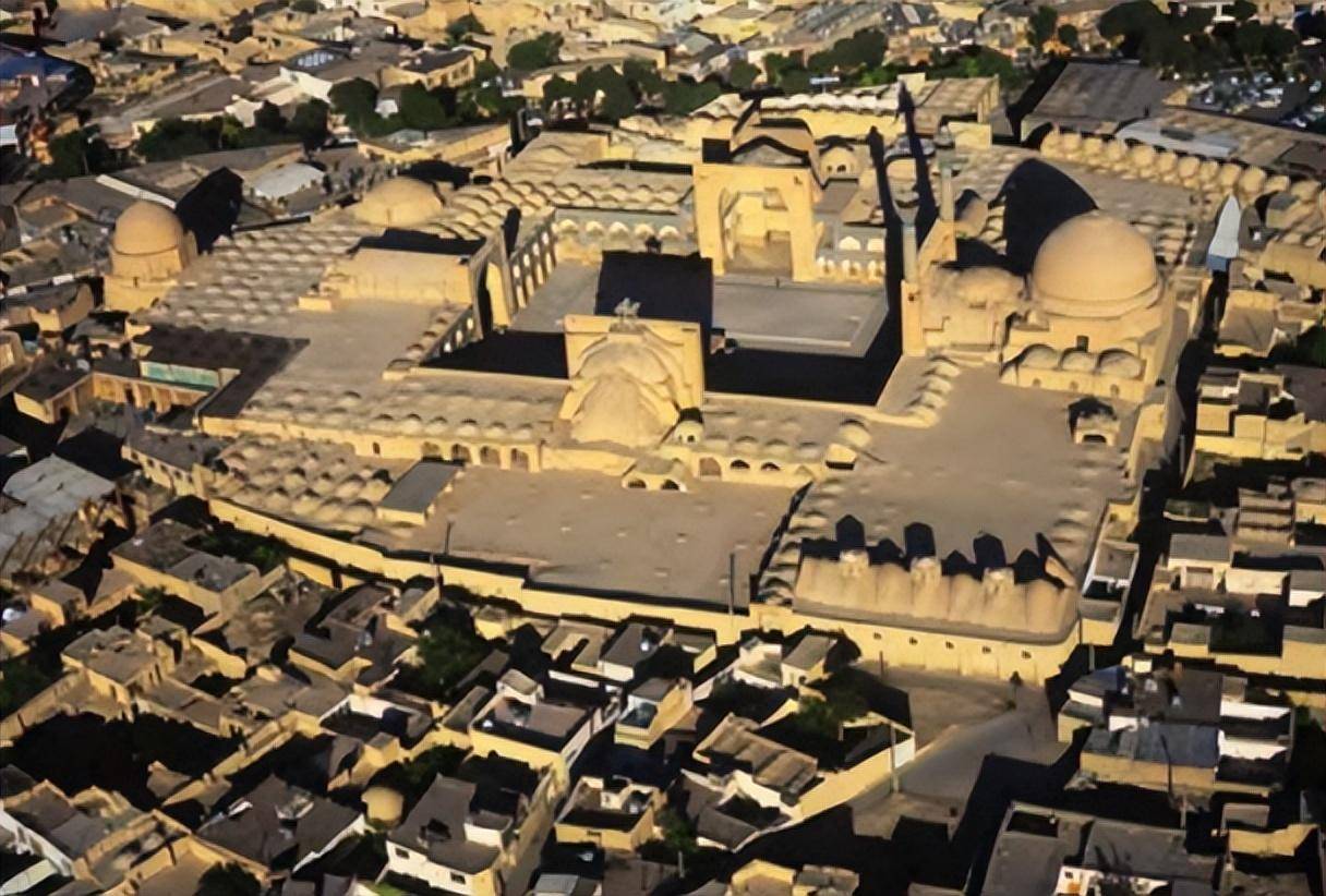 宫殿的装饰艺术,在齐亚尔王朝时期,有着长远的发展_建筑_影响_后世