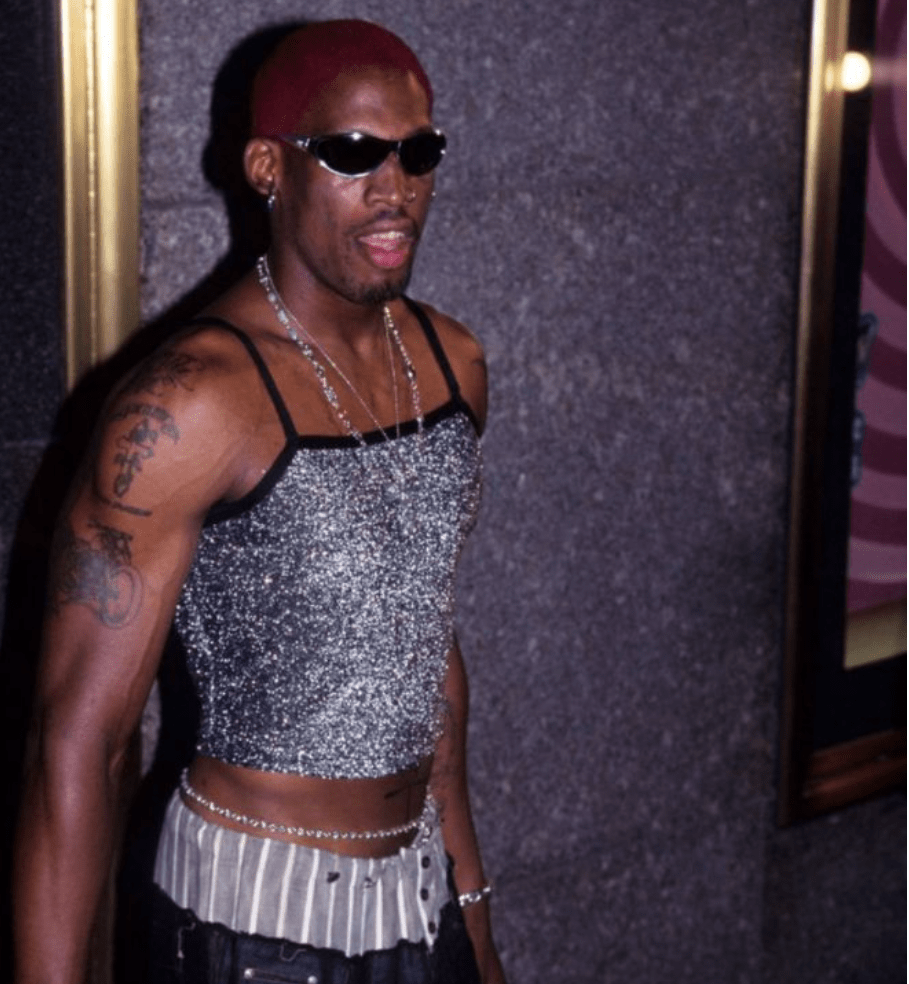 罗德曼放飞自我:穿短裙上街,戴墨镜帽子耍酷,太疯狂_个性_生活_方式