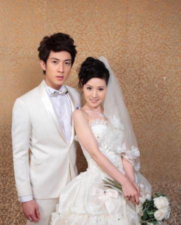 吴尊深夜发文送祝福,与妻子初中恩爱至今,被称"绝版好男人"_感情_父亲