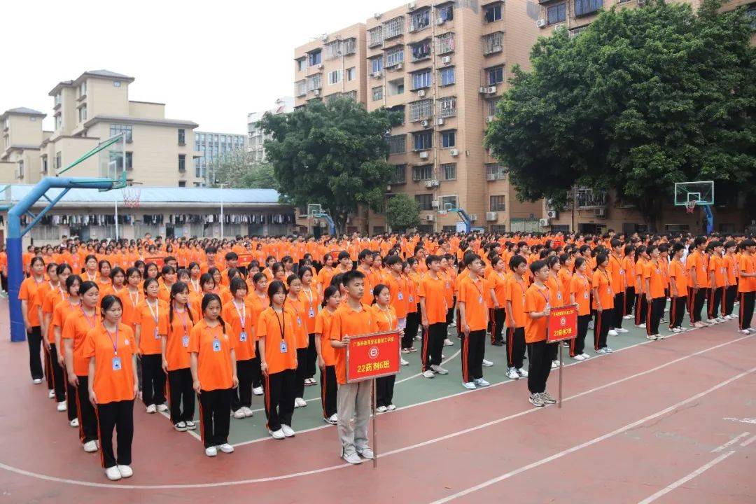 广西柳州高级技工学校图片