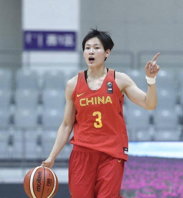 两将伤后爆发成大功臣00后新星成最大发现_中国女篮_比赛_李缘